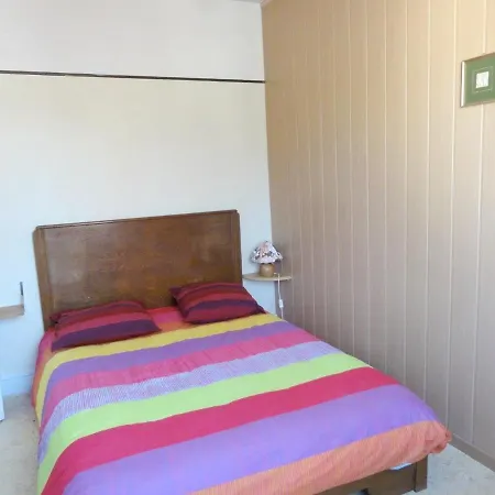아파트 Apartment With One Bedroom In La Bourboule With Wonderful Mountain View Enclosed Garden And Wifi 12 Km From The Slopes *
