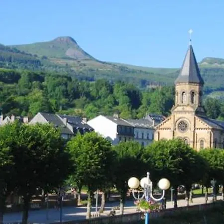 아파트 Apartment With One Bedroom In La Bourboule With Wonderful Mountain View Enclosed Garden And Wifi 12 Km From The Slopes